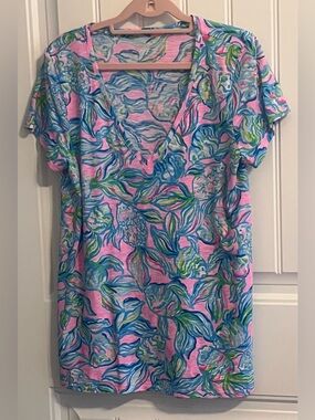 NWOT Lilly Pulitzer Etta V-neck top Size M